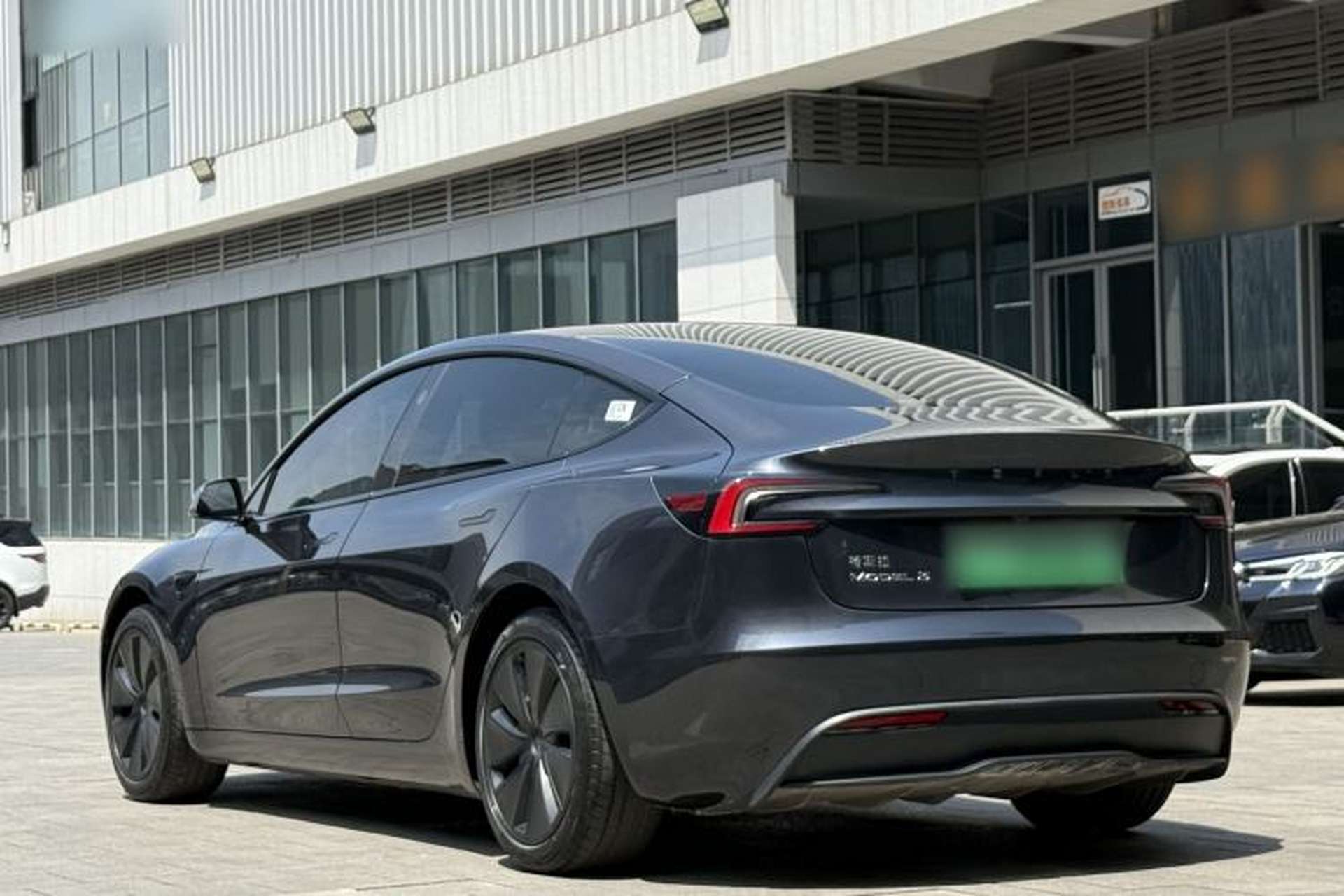 Used Tesla Model 3 2025 Rear-Wheel-Drive Version Exterior 5