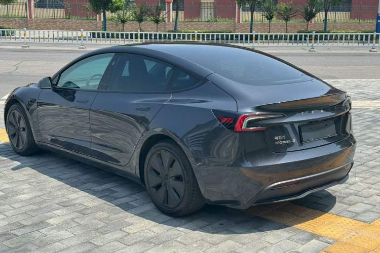 Used Tesla Model 3 2025 Rear-Wheel-Drive Version Exterior 7