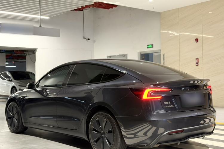 Used Tesla Model 3 2025 Rear-Wheel-Drive Version Exterior 7