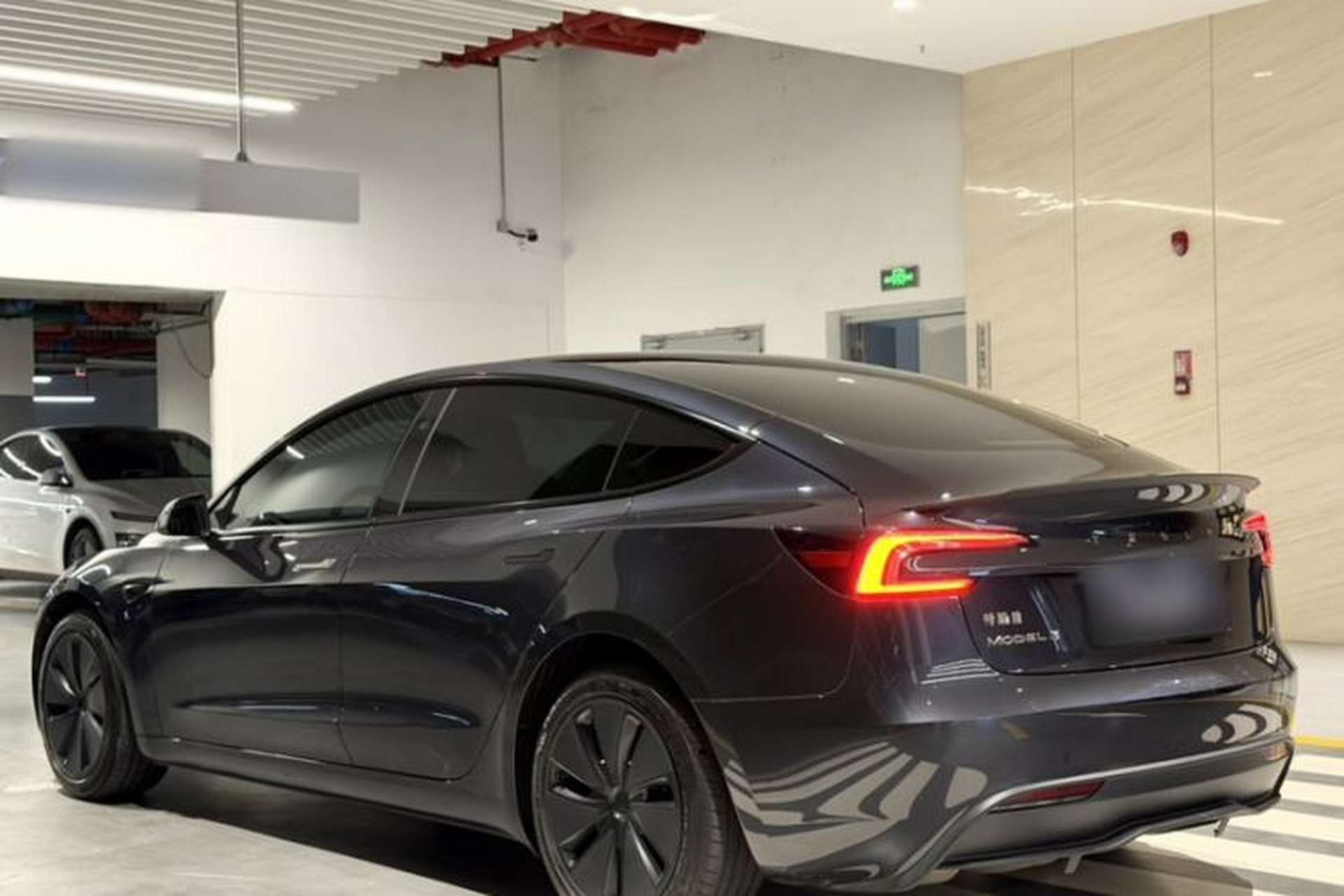 Used Tesla Model 3 2025 Rear-Wheel-Drive Version Exterior 7
