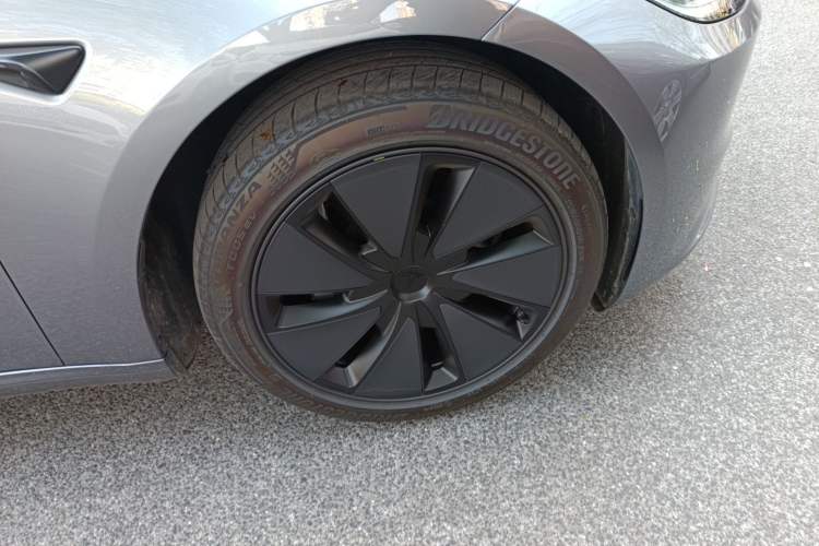 Used Tesla Model 3 2025 Rear-Wheel-Drive Version Exterior 7