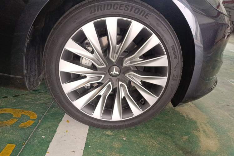 Used Tesla Model 3 2025 Rear-Wheel-Drive Version Exterior 7