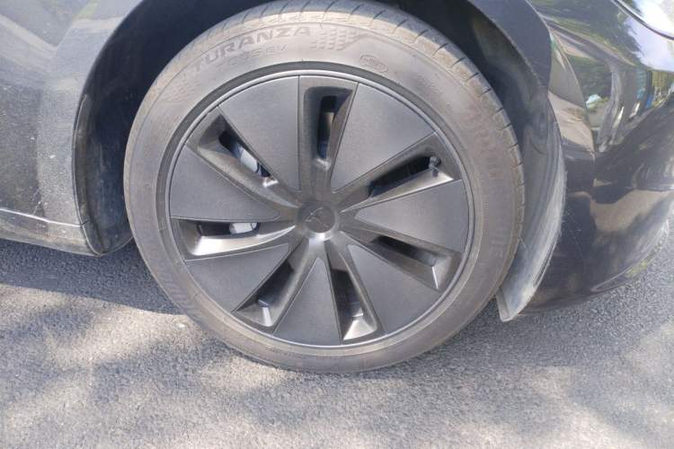 Used Tesla Model 3 2025 Rear-Wheel-Drive Version Exterior 7