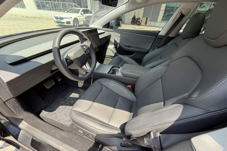 Used Tesla Model 3 2025 Rear-Wheel-Drive Version Exterior 7