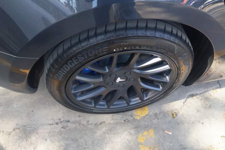 Used Tesla Model 3 2025 Rear-Wheel-Drive Version Exterior 8