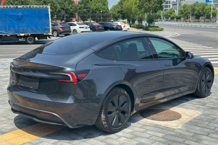 Used Tesla Model 3 2025 Rear-Wheel-Drive Version Exterior 9