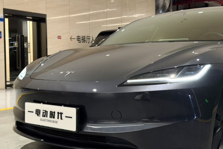 Used Tesla Model 3 2025 Rear-Wheel-Drive Version Exterior 9