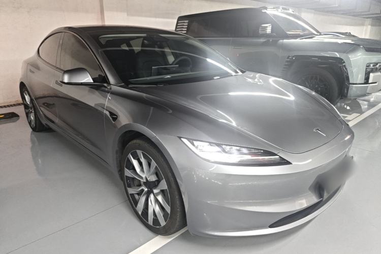 Used Tesla Model 3 2025 Rear-Wheel-Drive Version Front Right 45 Deg