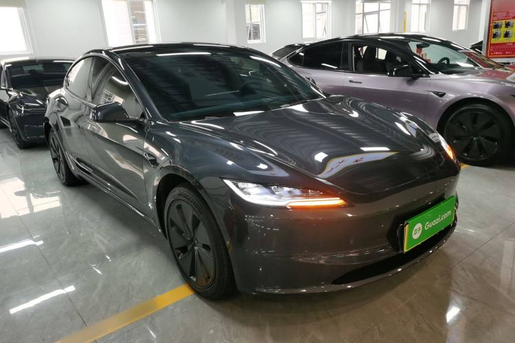 Used Tesla Model 3 2025 Rear-Wheel-Drive Version Front Right 45 Deg