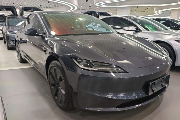 Used Tesla Model 3 2025 Rear-Wheel-Drive Version Front Right 45 Deg