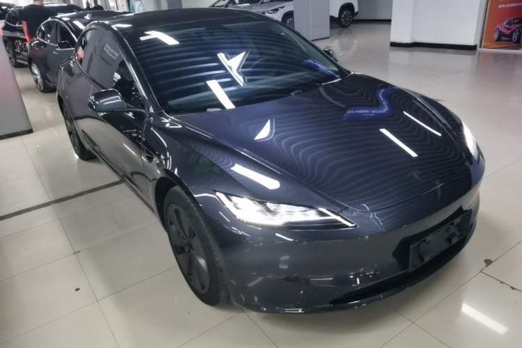 Used Tesla Model 3 2025 Rear-Wheel-Drive Version Front Right 45 Deg