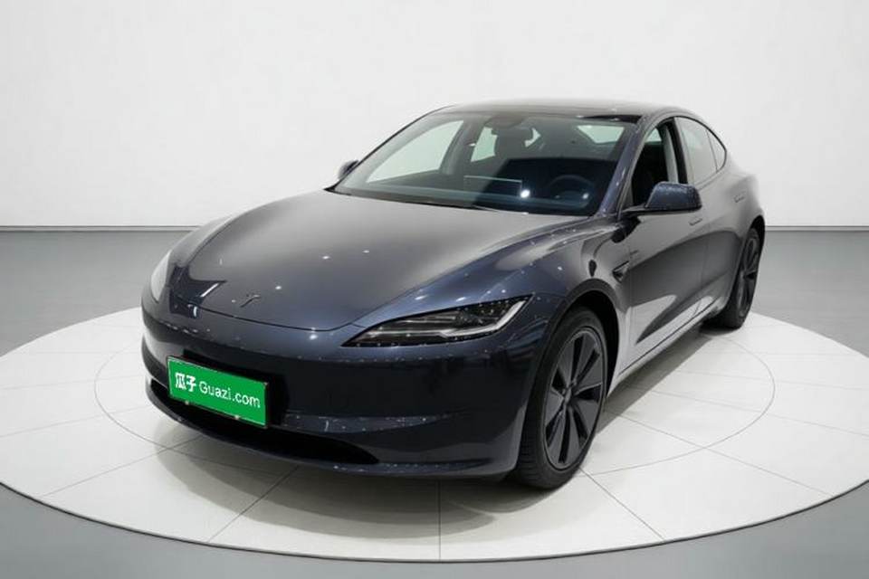Tesla Model 3 2025