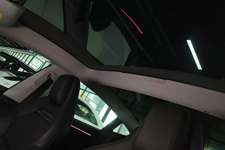 Used Tesla Model 3 2025 Model High-Performance All-Wheel-Drive Version Headliner