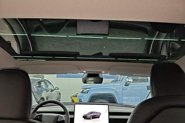 Used Tesla Model 3 2025 Rear-Wheel-Drive Version Headliner