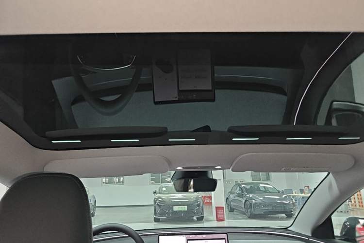 Used Tesla Model 3 2025 Model Revised Rear-Wheel-Drive Version Headliner