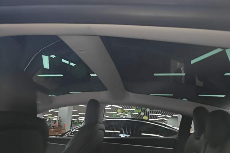 Used Tesla Model 3 2025 Rear-Wheel-Drive Version Headliner