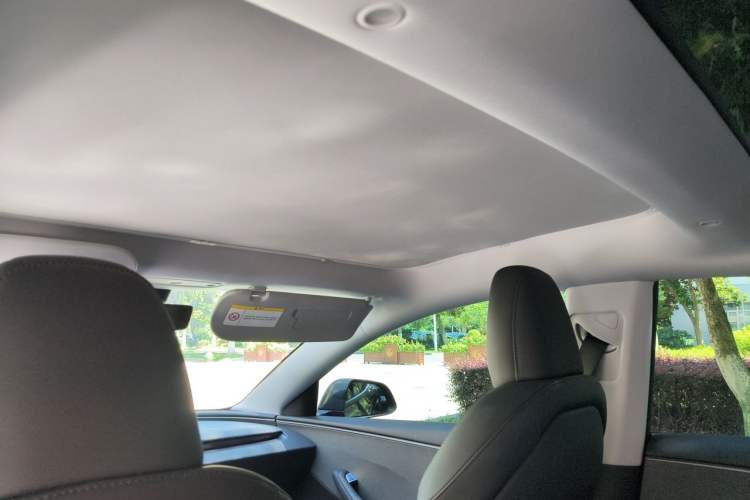 Used Tesla Model 3 2025 Rear-Wheel-Drive Version Headliner