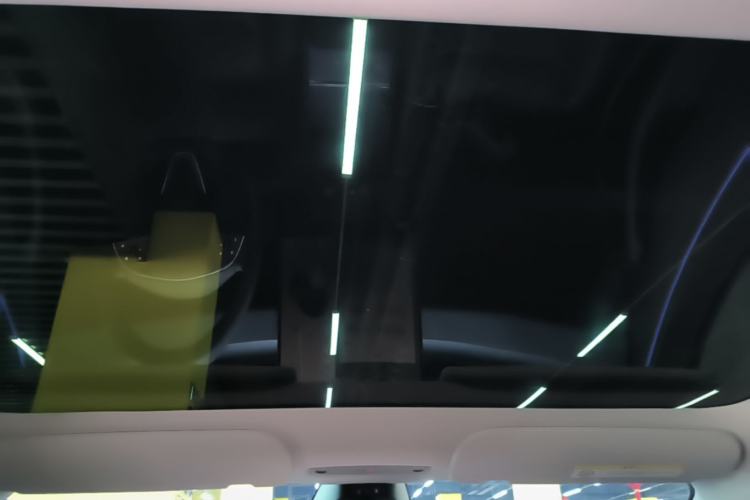 Used Tesla Model 3 2025 Long-Range All-Wheel-Drive Version Headliner