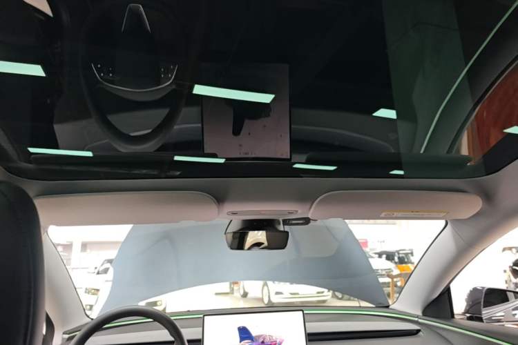 Used Tesla Model 3 2025 Rear-Wheel-Drive Version Headliner