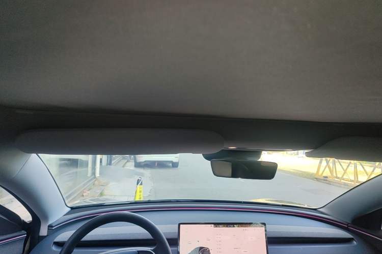 Used Tesla Model 3 2025 Rear-Wheel-Drive Version Headliner