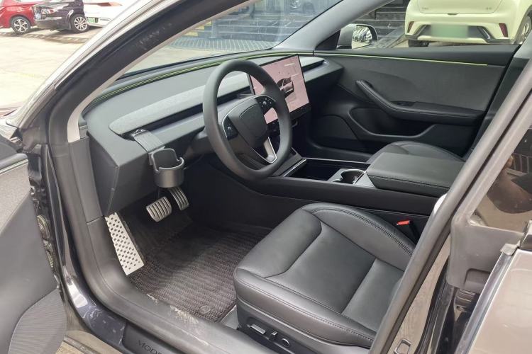 Used Tesla Model 3 2025 Rear-Wheel-Drive Version Interior 1