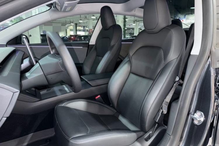 Used Tesla Model 3 2025 Rear-Wheel-Drive Version Interior 1