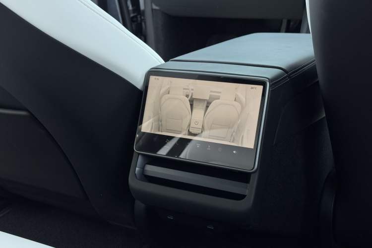 Used Tesla Model 3 2025 Rear-Wheel-Drive Version Interior 10