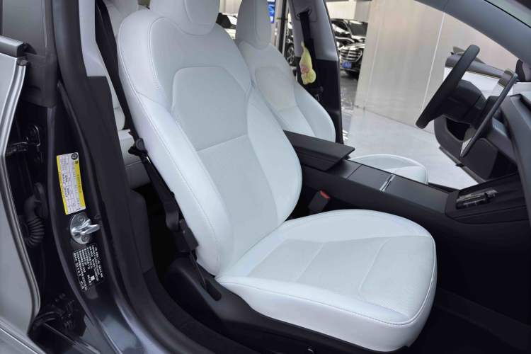 Used Tesla Model 3 2025 Rear-Wheel-Drive Version Interior 2