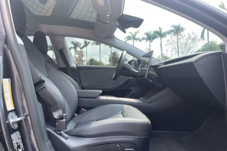 Used Tesla Model 3 2025 Rear-Wheel-Drive Version Interior 2