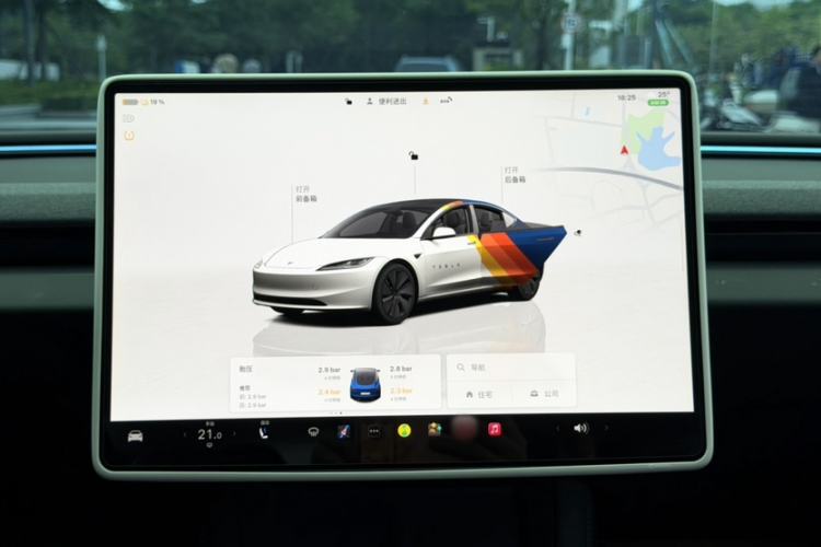 Used Tesla Model 3 2025 Rear-Wheel-Drive Version Interior 3