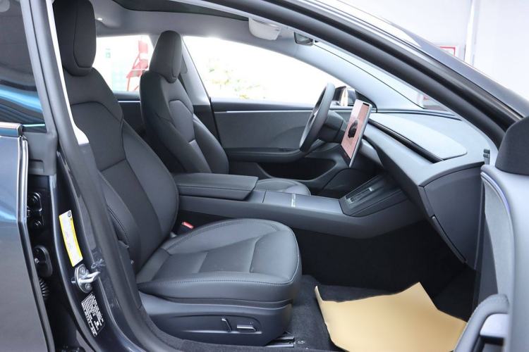 Used Tesla Model 3 2025 Rear-Wheel-Drive Version Interior 3