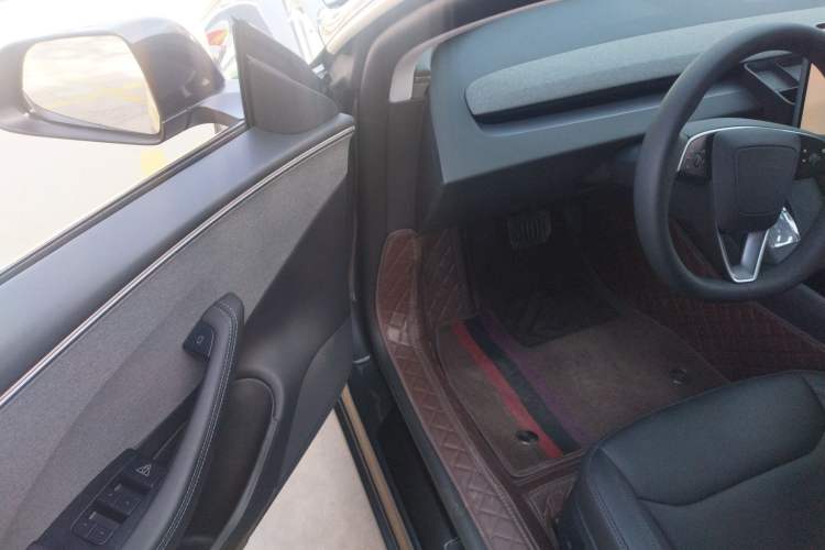 Used Tesla Model 3 2025 Rear-Wheel-Drive Version Interior 3