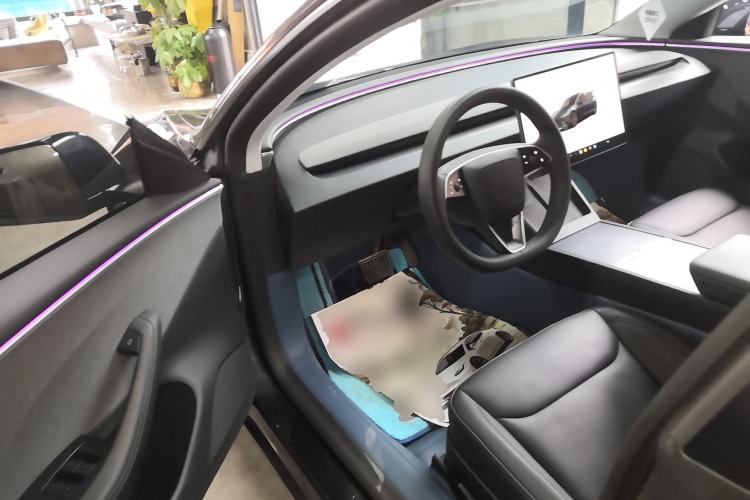 Used Tesla Model 3 2025 Rear-Wheel-Drive Version Interior 3