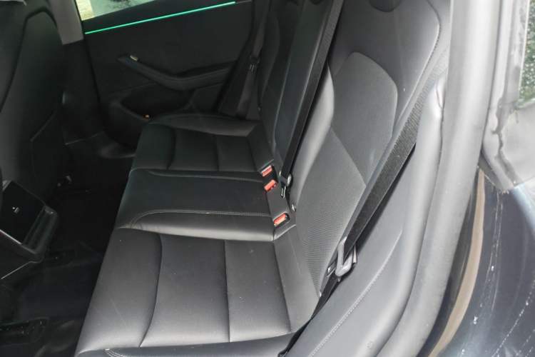 Used Tesla Model 3 2025 Long-Range All-Wheel-Drive Version Interior 4