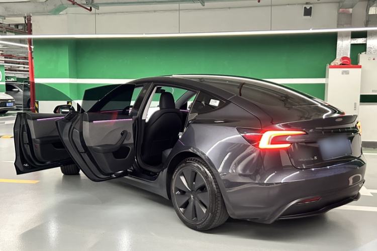 Used Tesla Model 3 2025 Rear-Wheel-Drive Version Interior 6