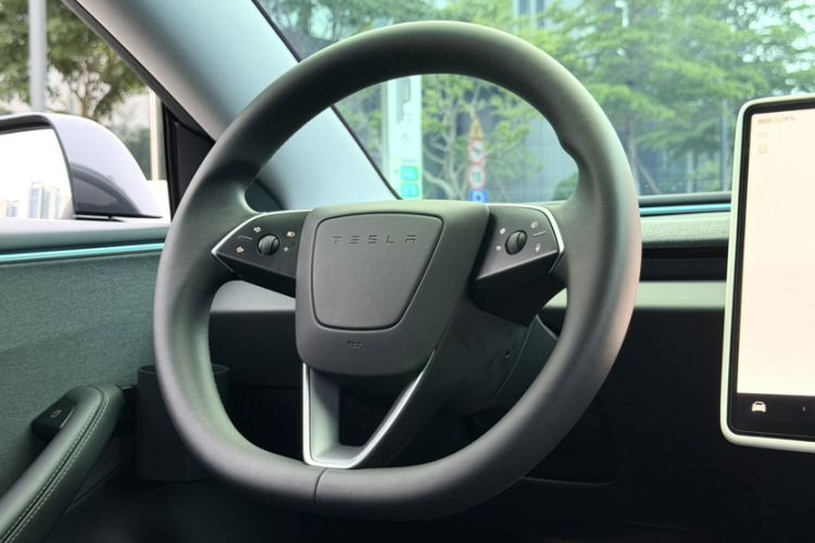 Used Tesla Model 3 2025 Rear-Wheel-Drive Version Interior 7