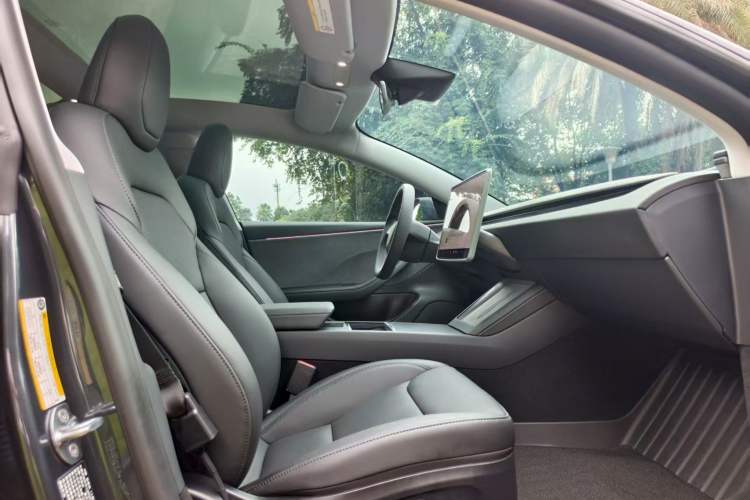 Used Tesla Model 3 2025 Rear-Wheel-Drive Version Interior 8