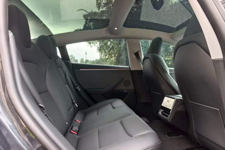 Used Tesla Model 3 2025 Rear-Wheel-Drive Version Interior 9