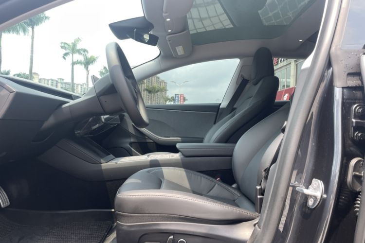 Used Tesla Model 3 2025 Rear-Wheel-Drive Version Interior 9