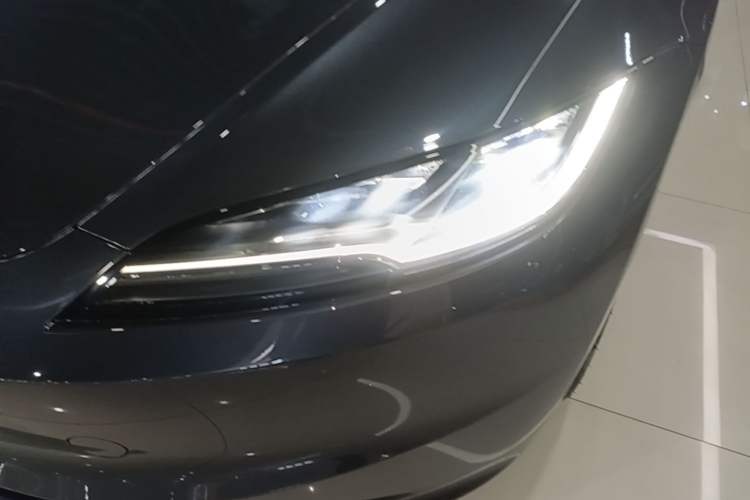 Used Tesla Model 3 2025 Rear-Wheel-Drive Version Left Front Headlight
