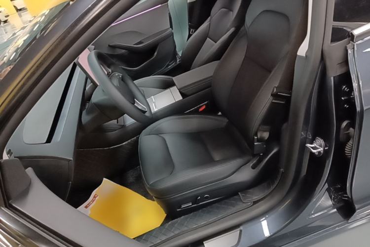 Used Tesla Model 3 2025 Rear-Wheel-Drive Version Left Front Seat