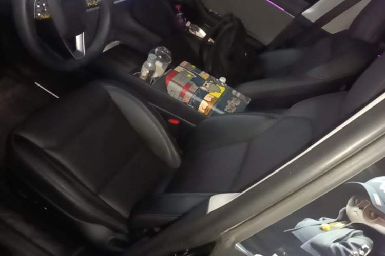 Used Tesla Model 3 2025 Rear-Wheel-Drive Version Left Front Seat