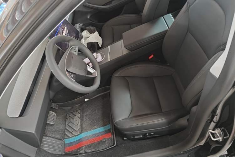 Used Tesla Model 3 2025 Rear-Wheel-Drive Version Left Front Seat