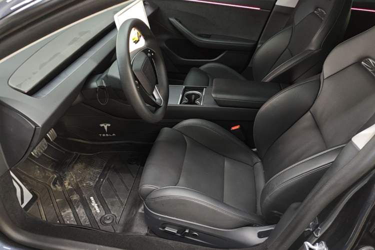 Used Tesla Model 3 2025 Model High-Performance All-Wheel-Drive Version Left Front Seat