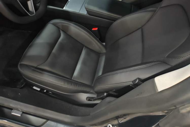 Used Tesla Model 3 2025 Rear-Wheel-Drive Version Left Front Seat