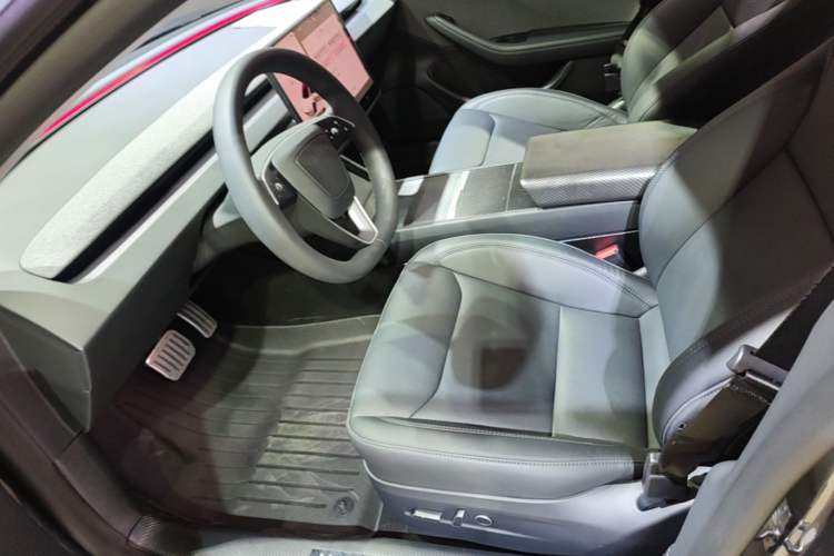 Used Tesla Model 3 2025 Rear-Wheel-Drive Version Left Front Seat