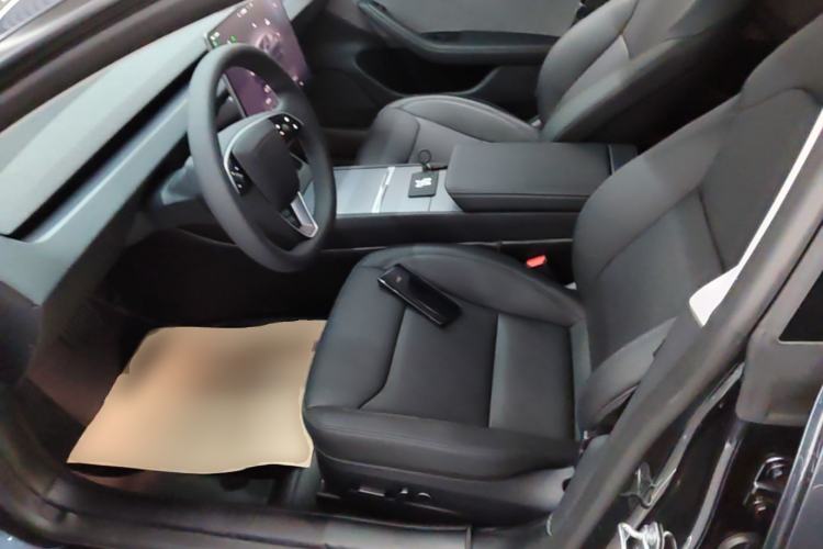 Used Tesla Model 3 2025 Rear-Wheel-Drive Version Left Front Seat