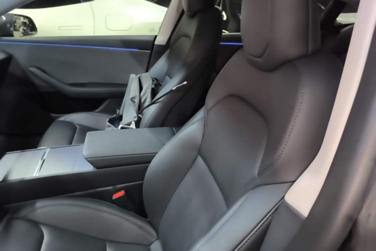 Used Tesla Model 3 2025 Rear-Wheel-Drive Version Left Front Seat