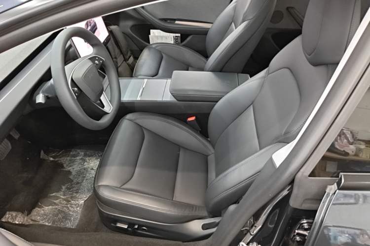 Used Tesla Model 3 2025 Rear-Wheel-Drive Version Left Front Seat