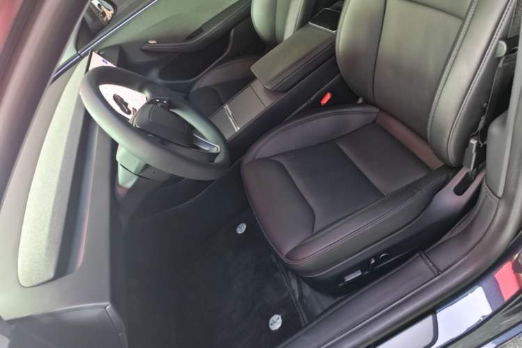 Used Tesla Model 3 2025 Rear-Wheel-Drive Version Left Front Seat
